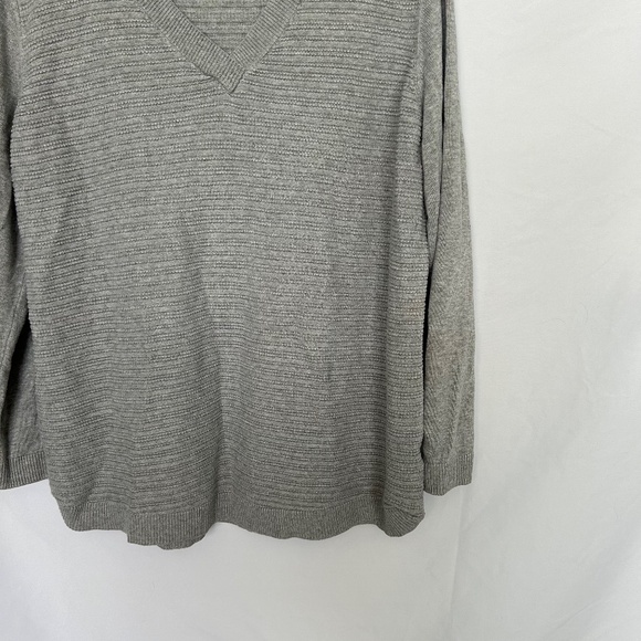 Hilary Radley Grey V-Neck Ribbed‎ Knit Sweater - XL - Picture 4 of 9